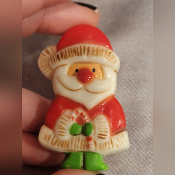 Three Vintage Christmas Pins/Brooches, Tree, Candle, Santa - Picture 9 of 12